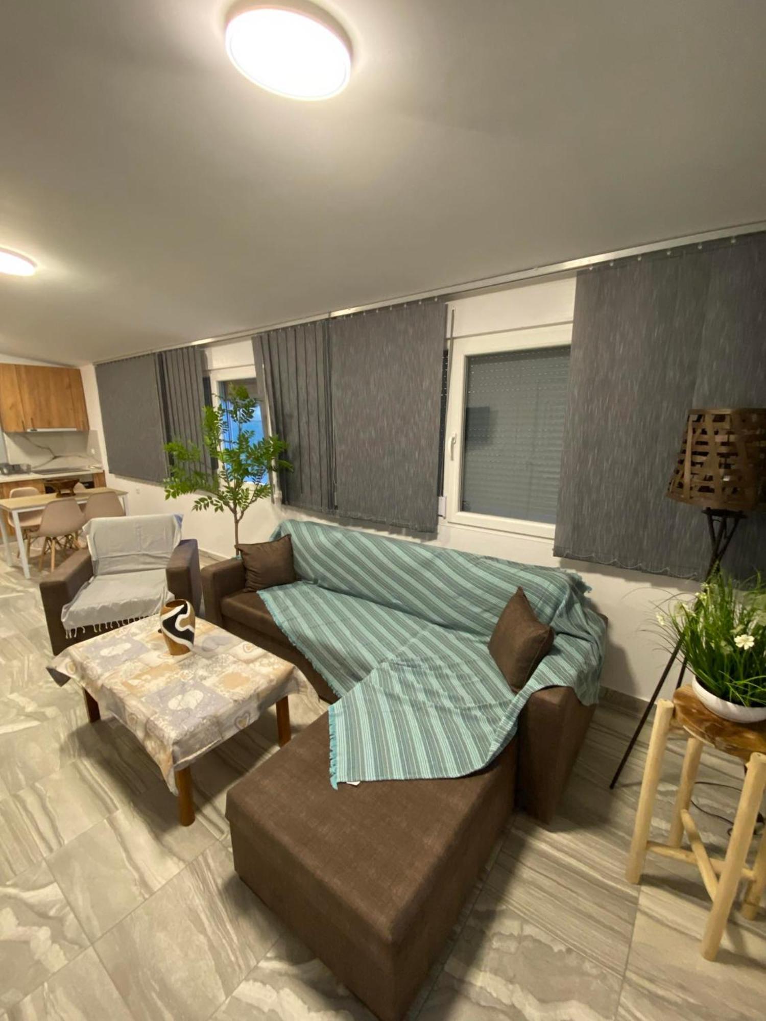Four Seasons Villa เลปโตการายา ภายนอก รูปภาพ